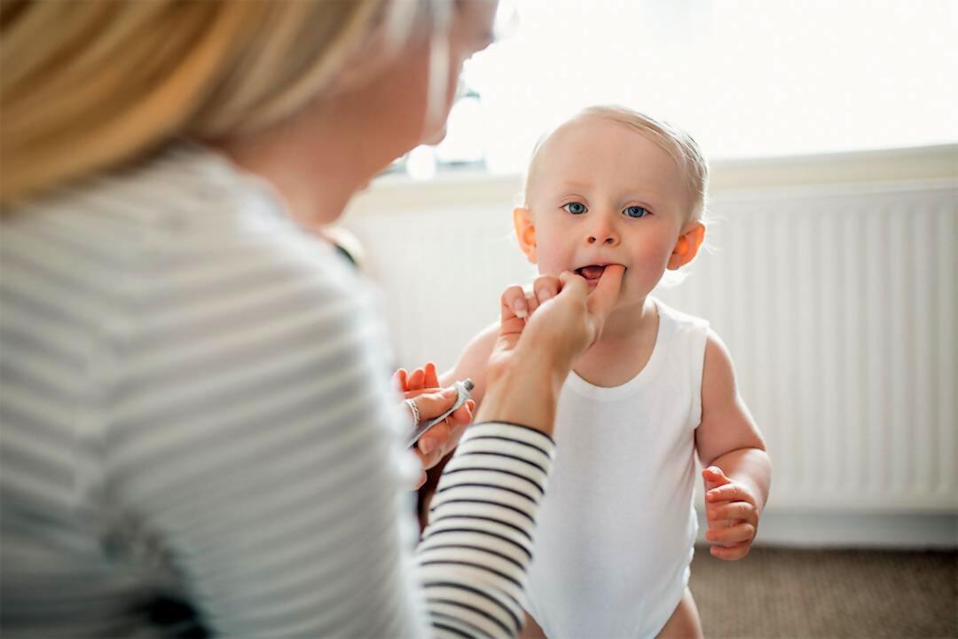 ¿La salida de los dientes de leche pueden causar fiebre?